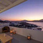 Daire Lorenzo And Paros *