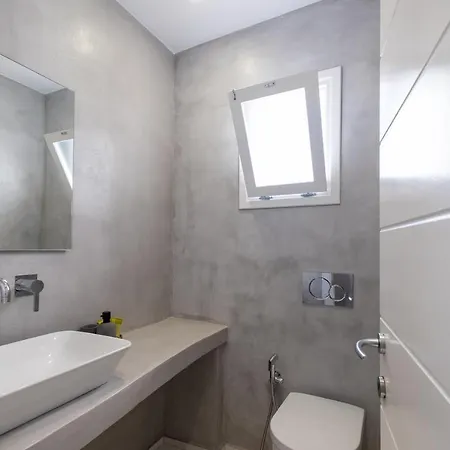 アパート Lorenzo And Paros ナウサ