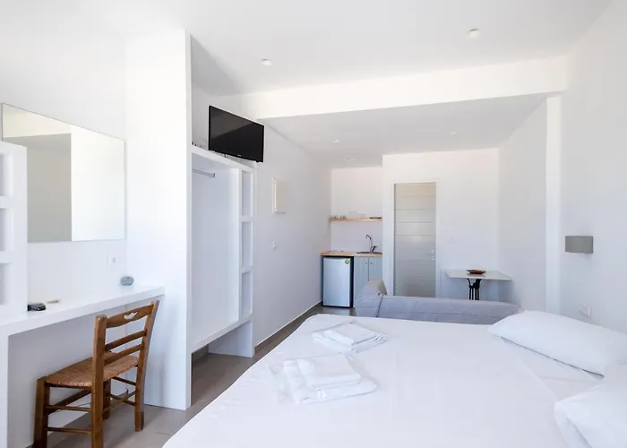 Lorenzo And Paros * Zambujeira do Mar