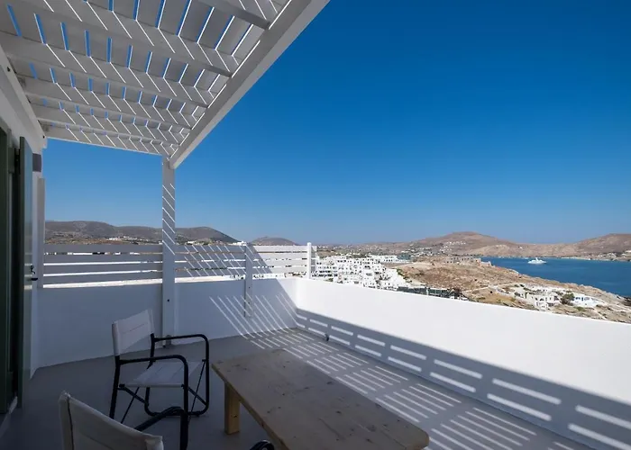 Lorenzo And Paros Daire *