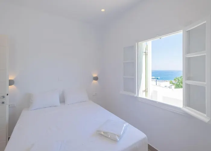 Lorenzo And Paros Naousa