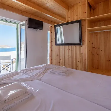 Lorenzo And Paros Appartement *