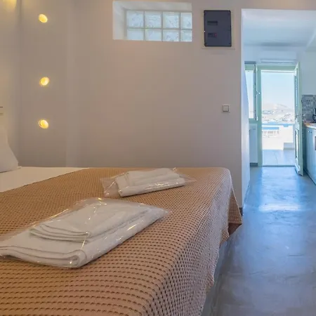 Lorenzo Studios&suites Paros *
