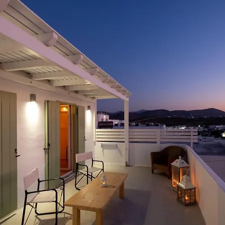 Lorenzo And Paros Νάουσα