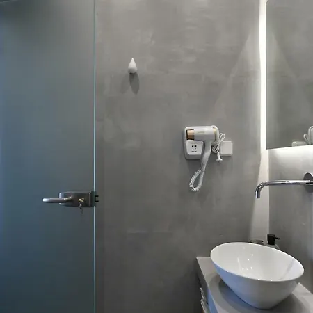 Lorenzo And Paros * Náoussa